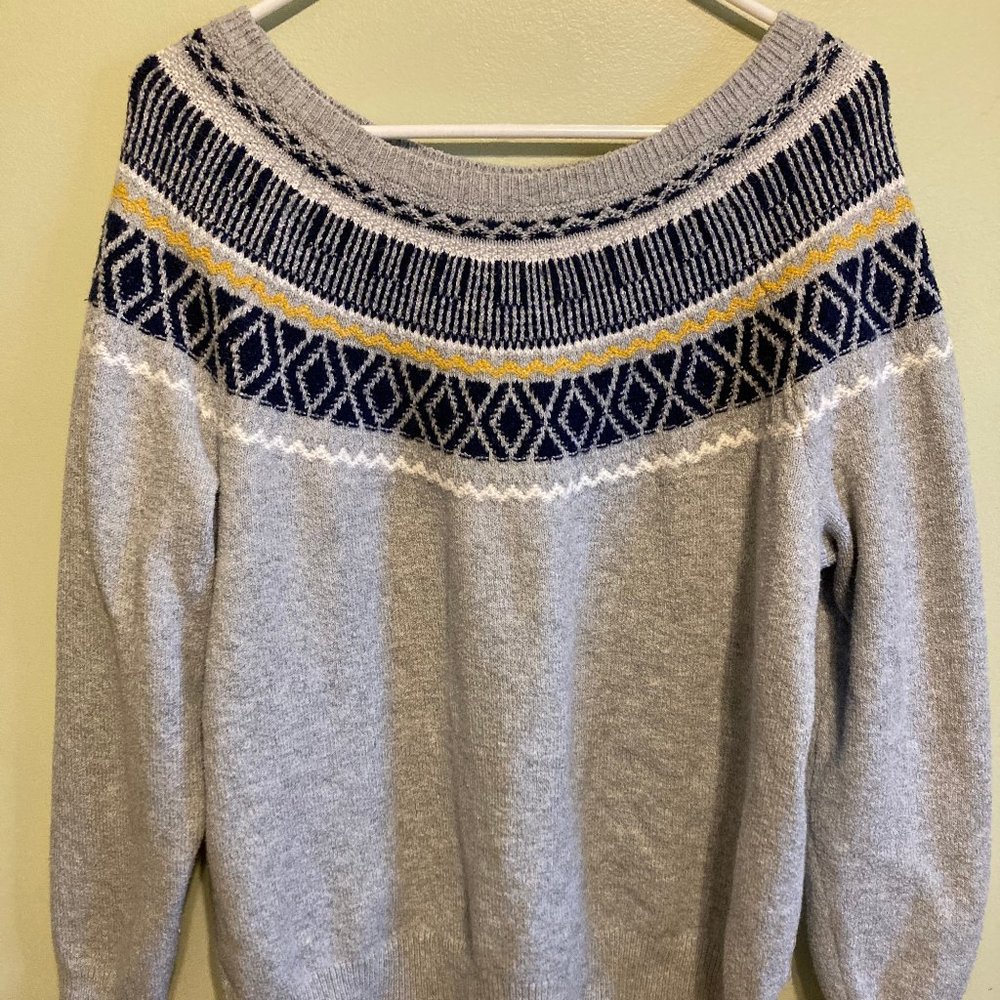 St John's Bay Gray Patterned Sweater